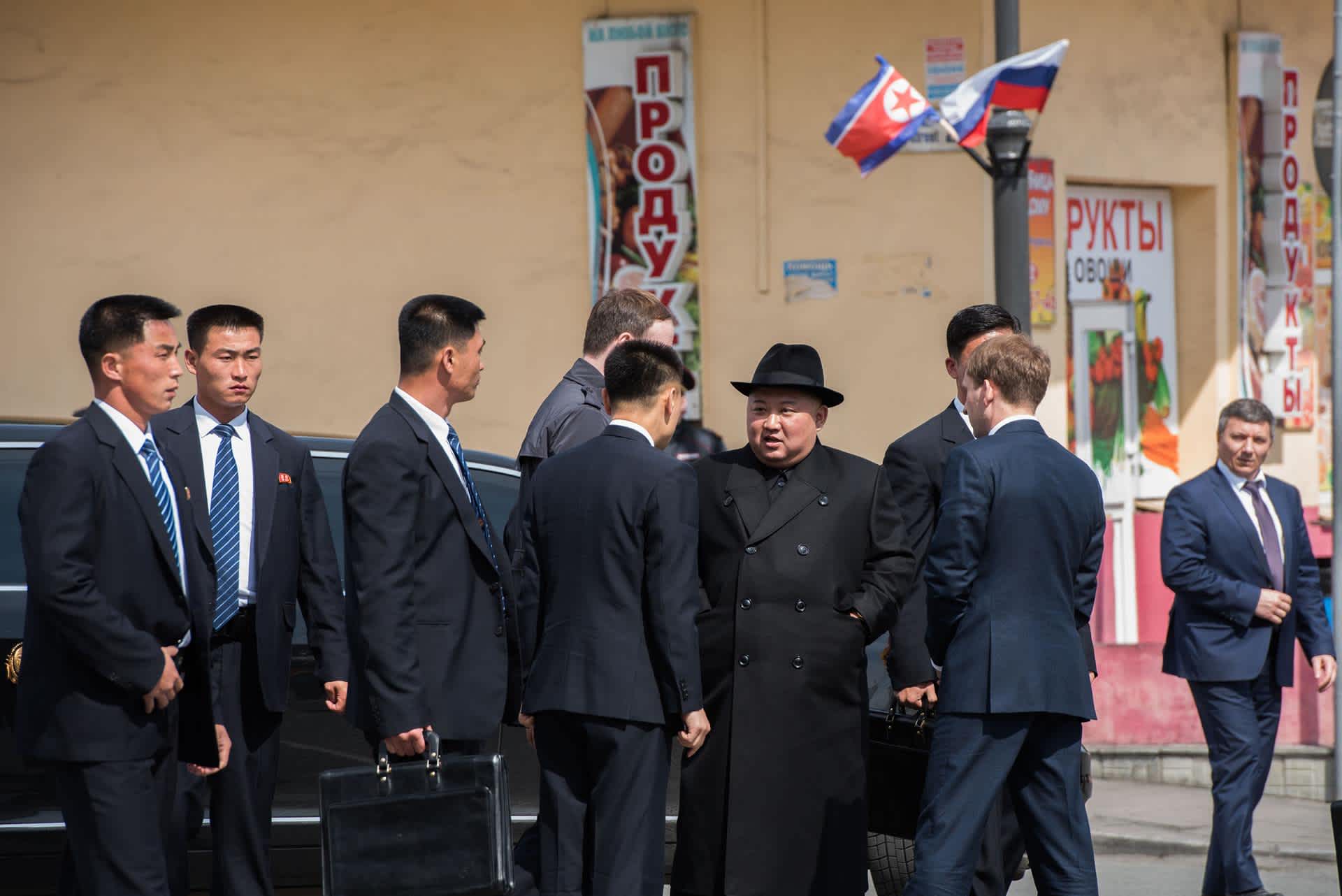 Corea del Norte Refuerza a Rusia en la Guerra Contra Ucrania: Tropas y Artillería en el Conflicto