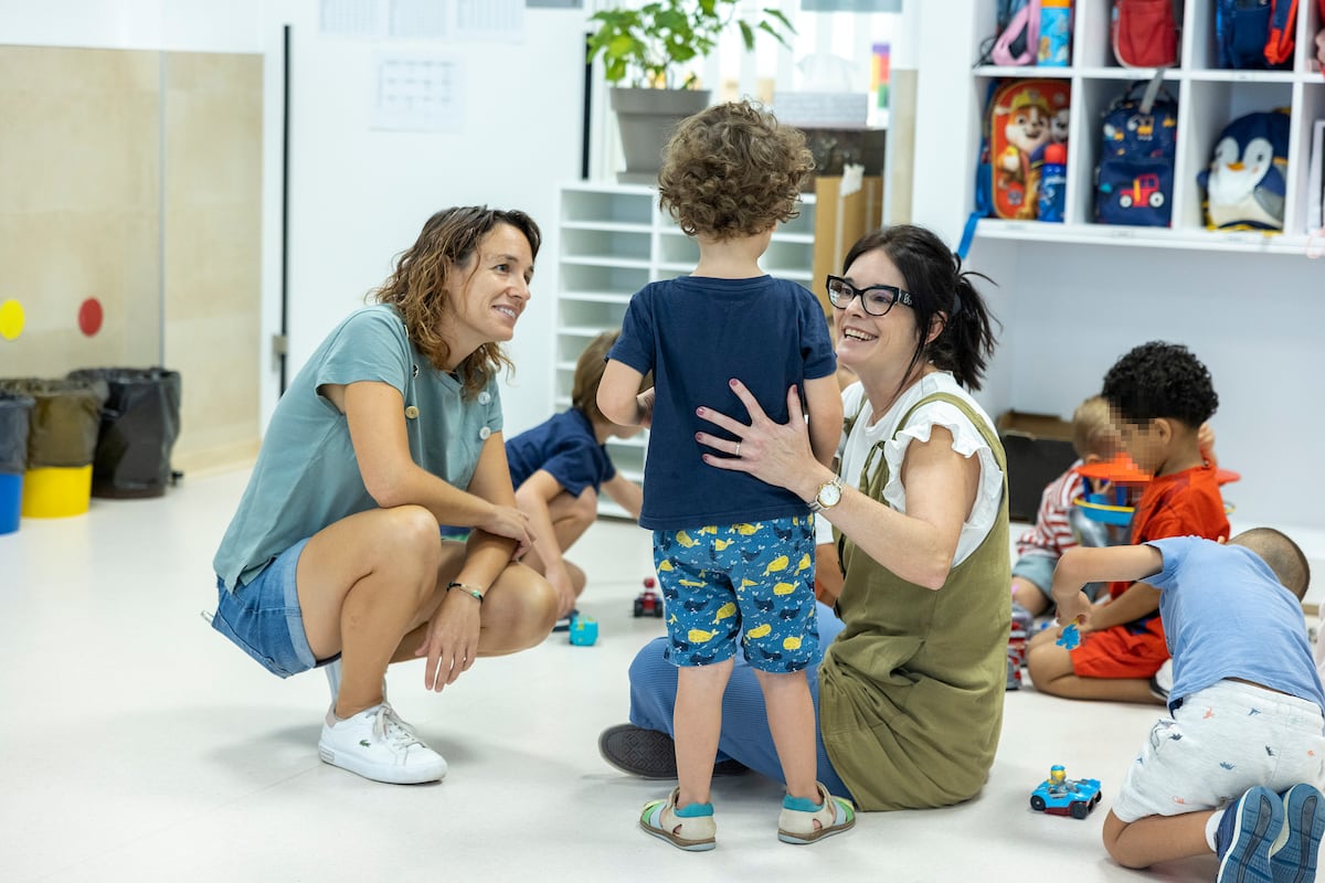 El valenciano se impone en la consulta organizada por Mazón para elegir la lengua en los colegios