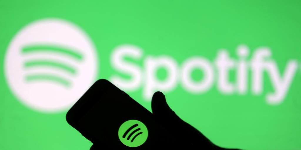 Spotify bloquea cuentas de usuarios que usaban APK piratas para acceder al Premium