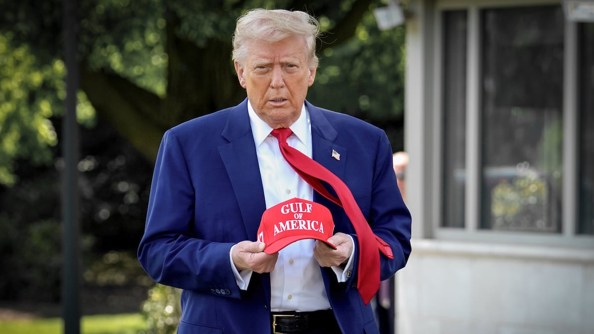 Trump cumple 100 días de venganzas y amenazas consumadas