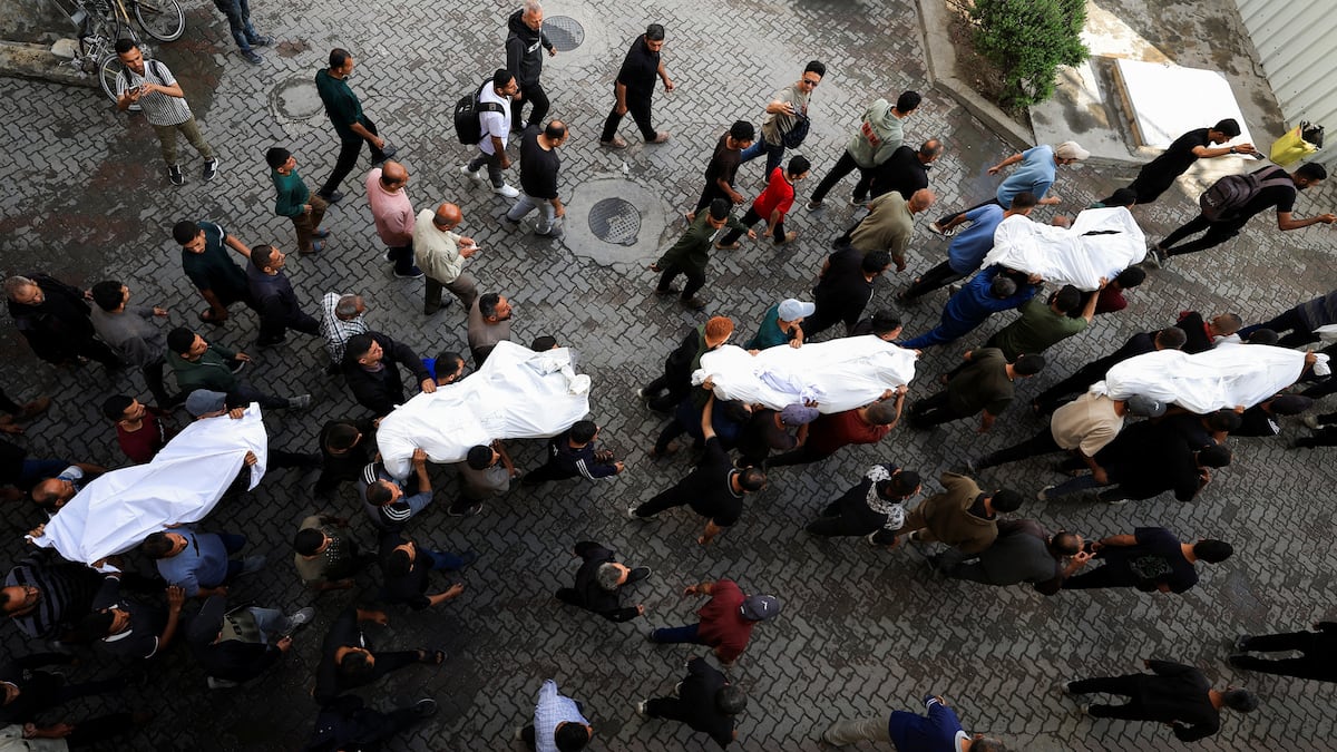 Gaza sufre otra noche de matanzas mientras aumentan las críticas a la invasión militar de Israel