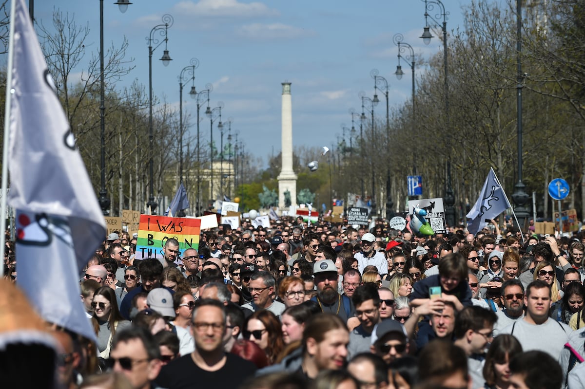 20 países de la UE instan a Bruselas a actuar contra Hungría por prohibir la marcha del Orgullo LGTBI