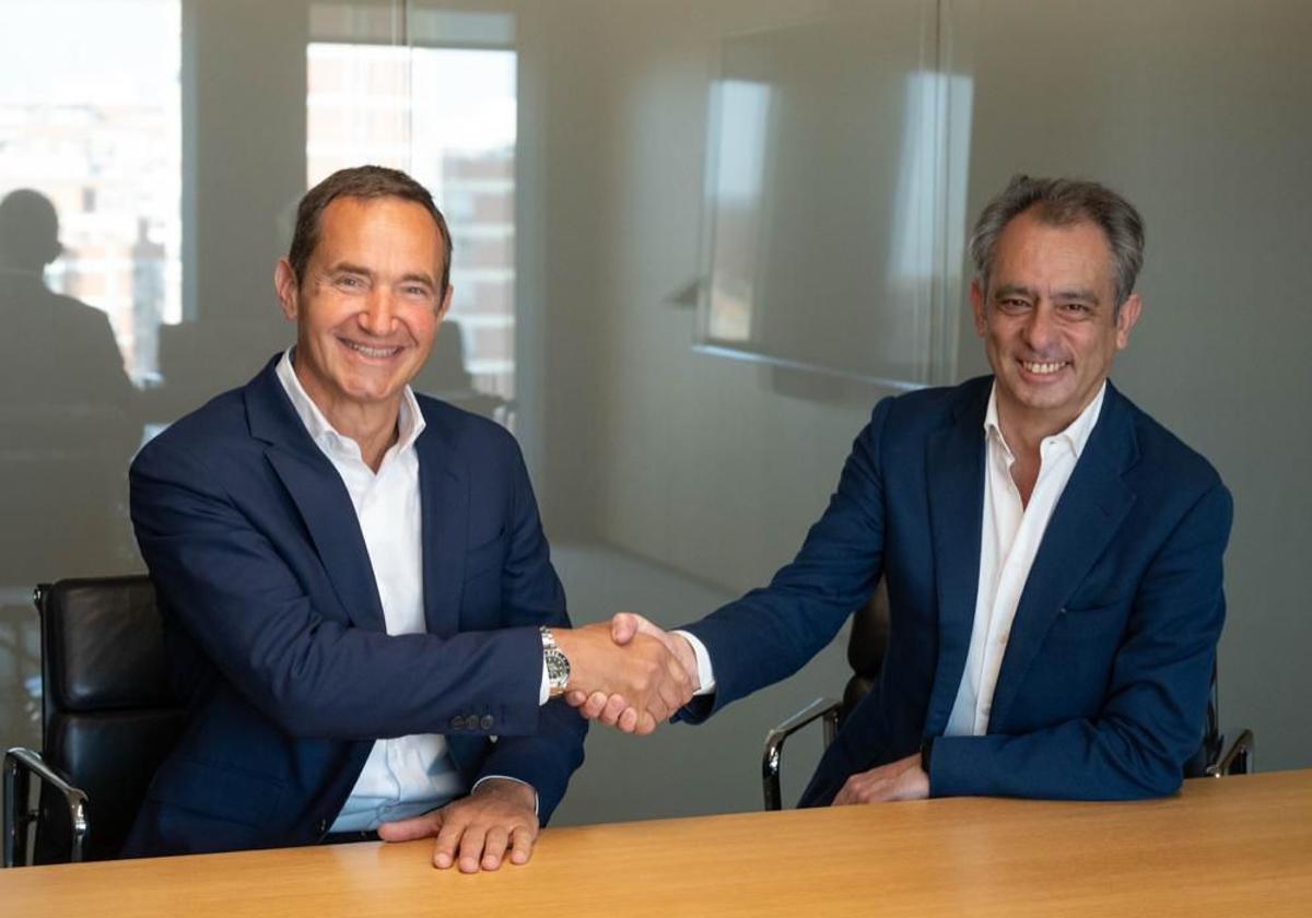 Moeve y Naturgy lanzan un plan conjunto para ofrecer a sus 8 millones de clientes ahorrar en combustible, luz y gas