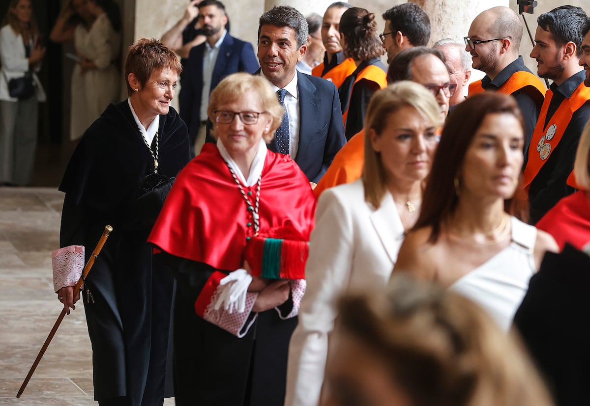 El Gobierno de Mazón ordena retirar de la formación al profesorado un curso sobre antifascismo porque “la ideología debe estar fuera de las aulas”