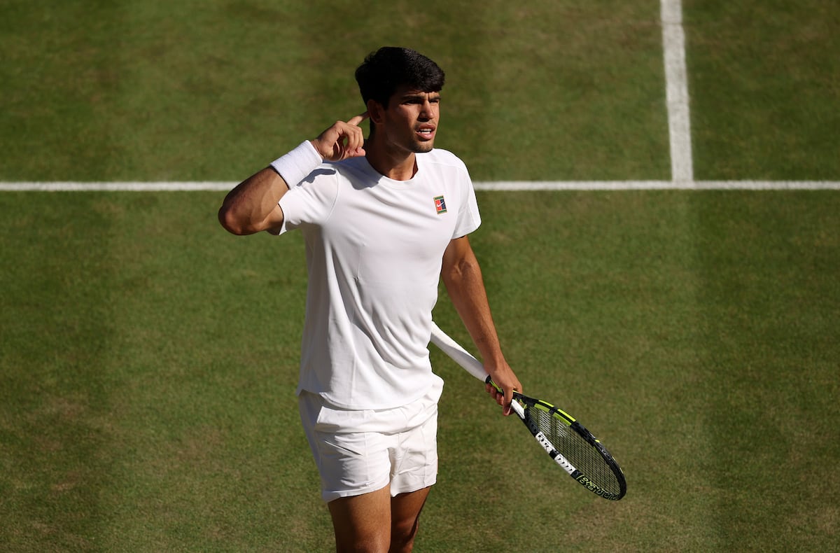 Jannik Sinner – Carlos Alcaraz, la final de Wimbledon en directo | Alcaraz rompe el servicio de Sinner y se lleva el primer set (6-4)