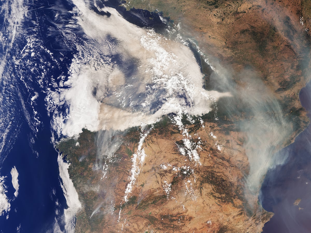 La ola de incendios en la Península dispara la superficie afectada por las llamas en la UE por encima del millón de hectáreas