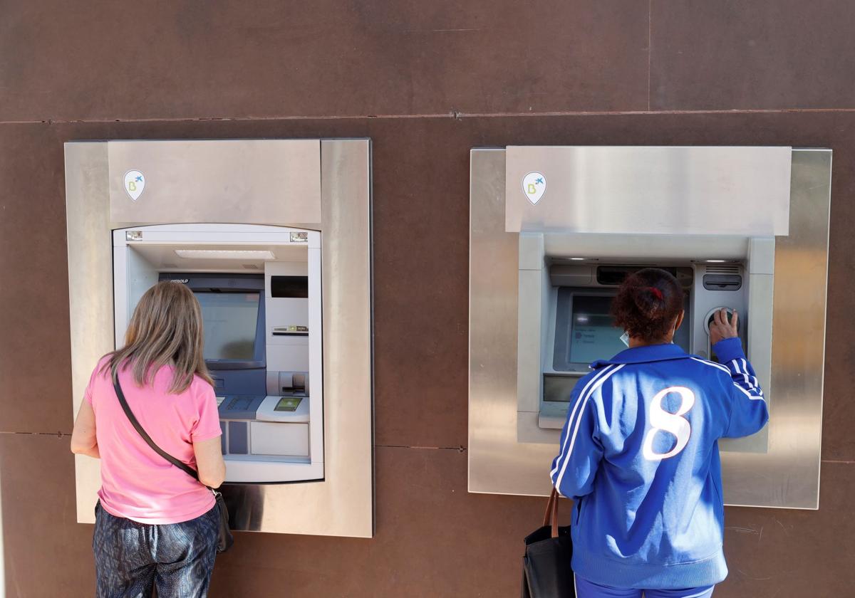 La morosidad bancaria cae por primera vez a niveles previos al estallido de la crisis financiera