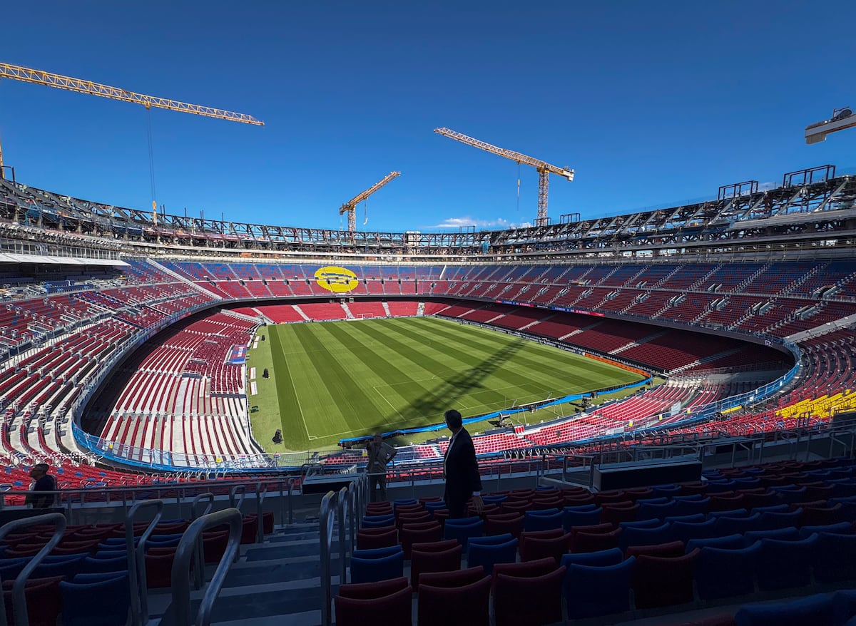 El Ayuntamiento niega al Barcelona la licencia para jugar en el nuevo Camp Nou este domingo