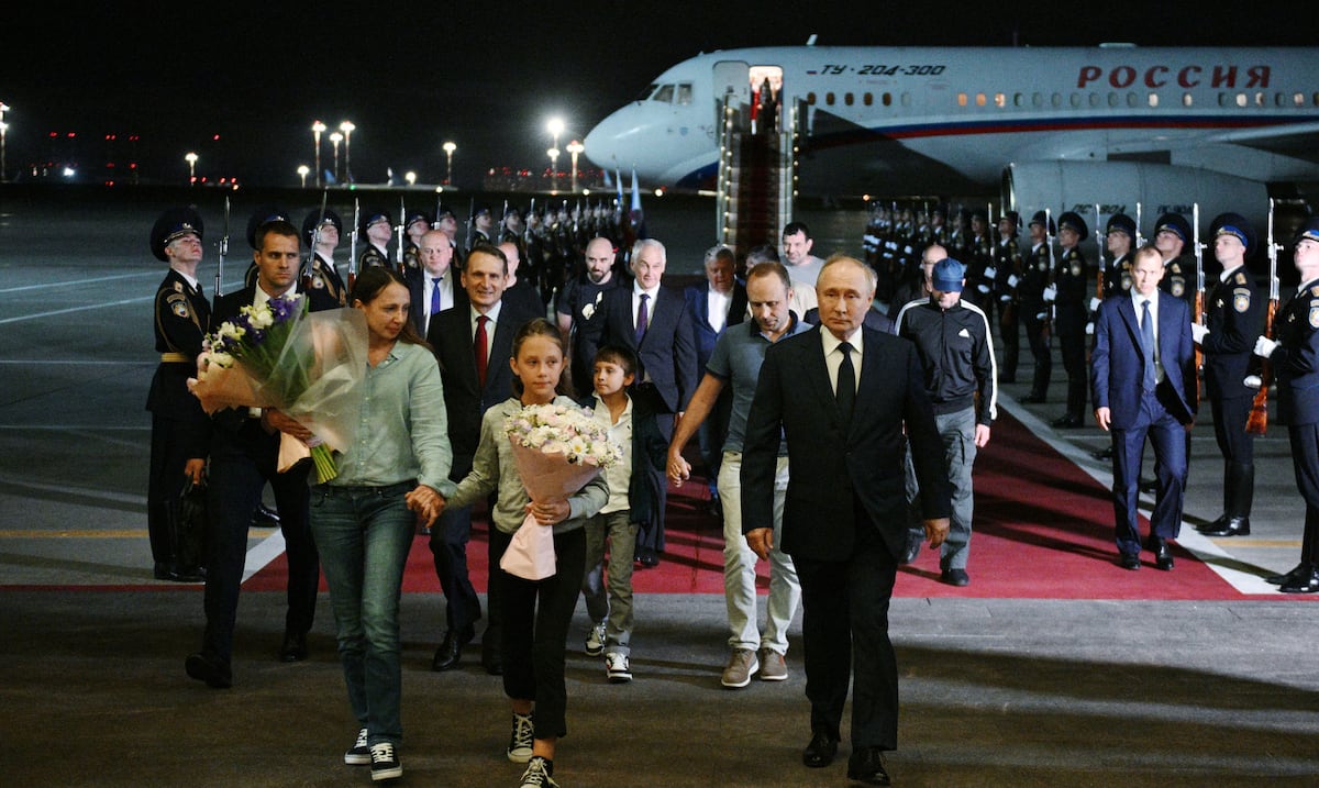 Asesinos, espías y saboteadores para Occidente; héroes en Rusia