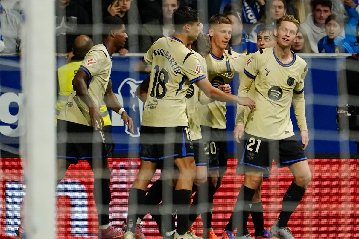 El Barça remonta con la cabeza ante el Oviedo