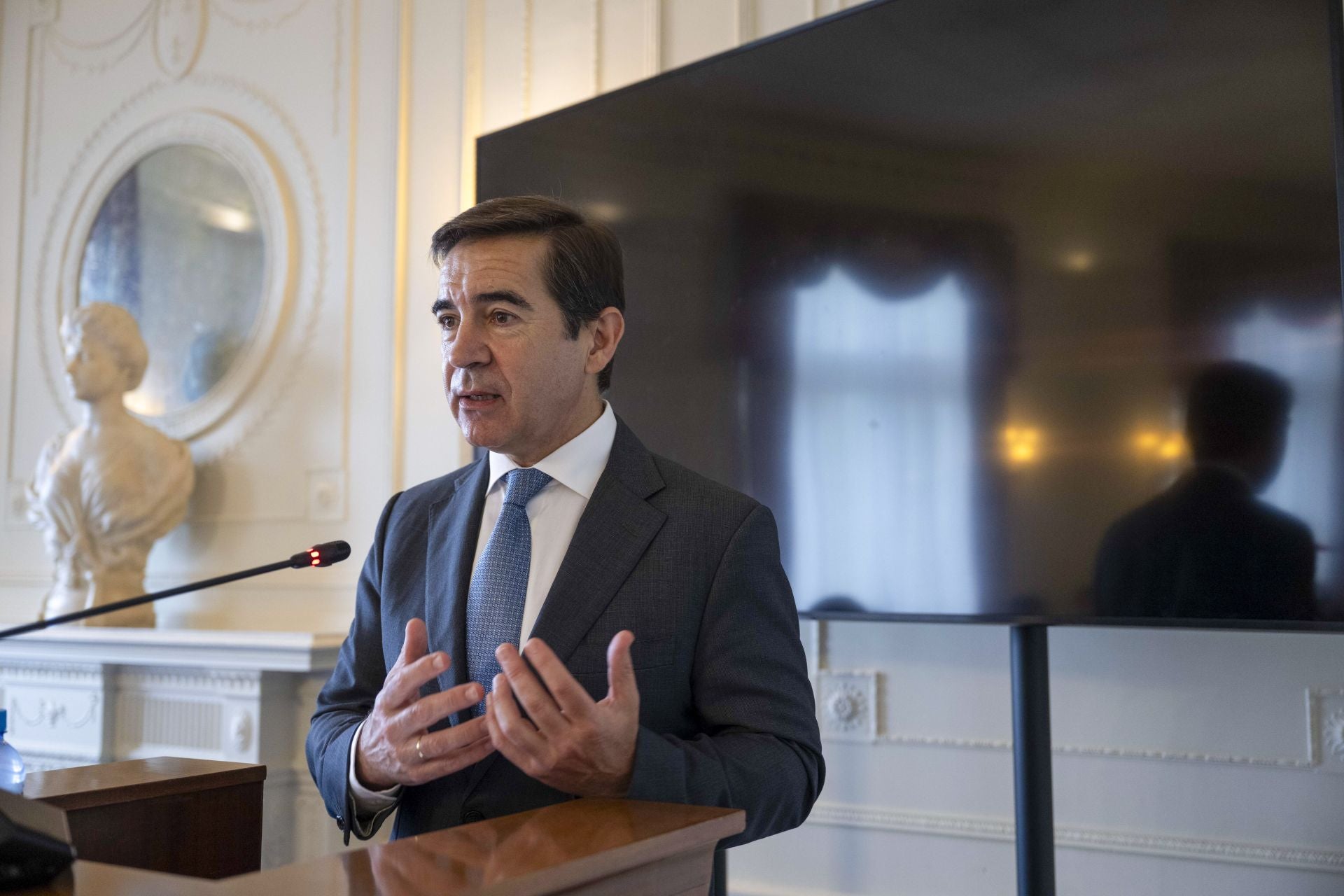 BBVA aprueba un dividendo para hacer más atractiva la opa sobre el Sabadell