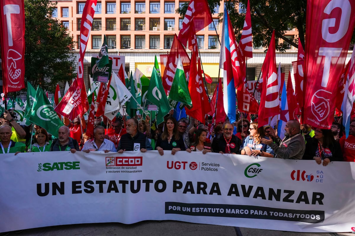 Las condiciones laborales de 700.000 sanitarios, encalladas en una negociación sin acercamientos, con huelgas y movilizaciones