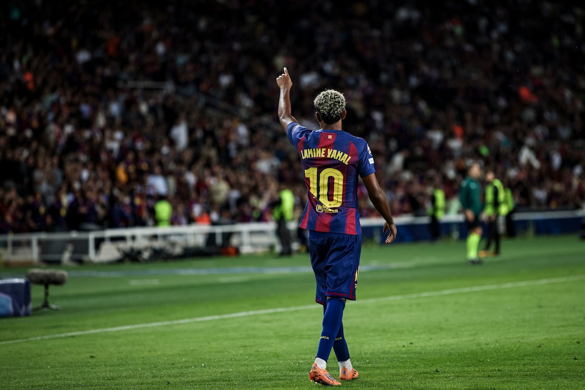 La difícil mezcla de Lamine Yamal: enamorar en el campo y repeler fuera de él