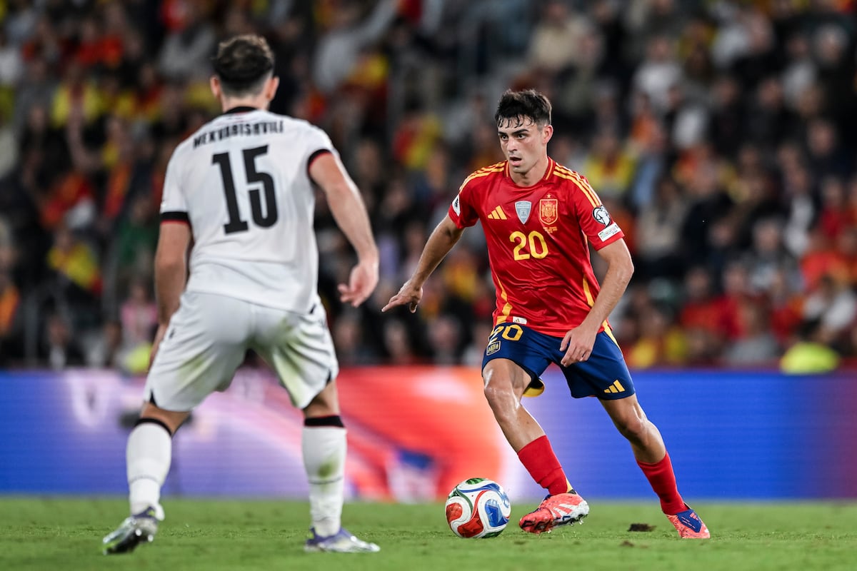 Juega Pedri, disfruta la hinchada de la Roja