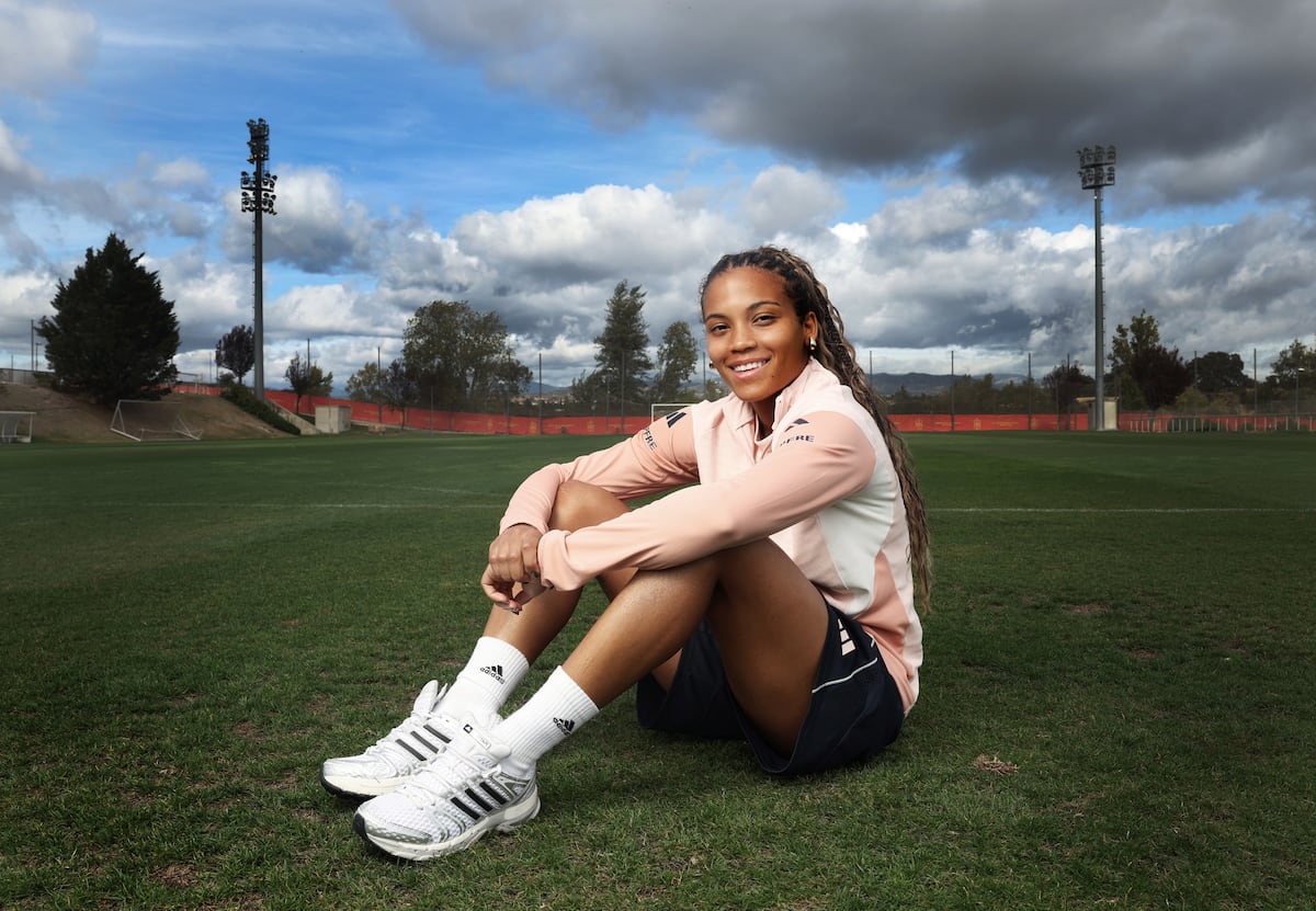 Vicky López, la mejor futbolista joven de Europa: “Cuando regateo a alguien me sale la sonrisa”