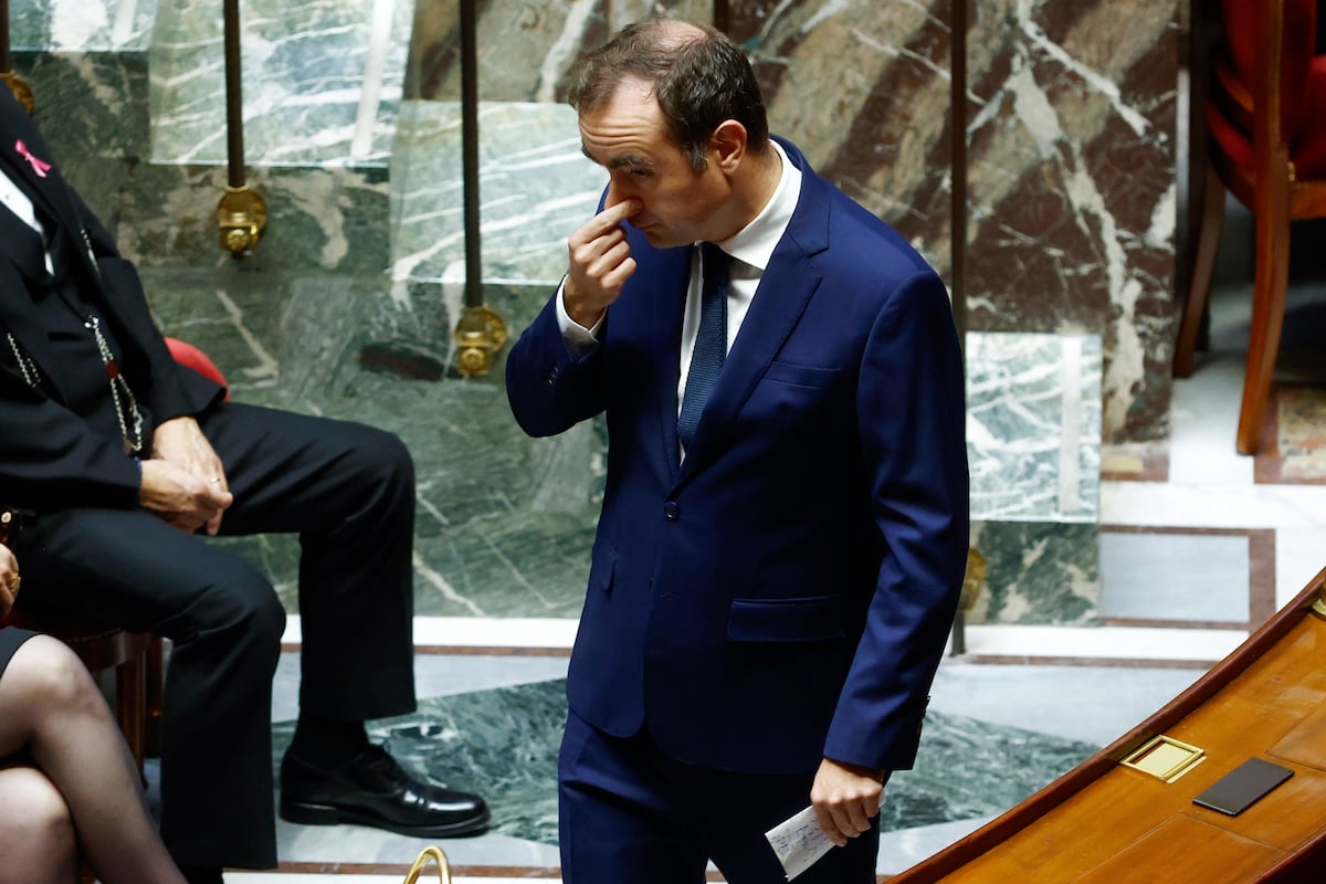 El Gobierno de Francia salva el primer gran obstáculo gracias al apoyo de los socialistas