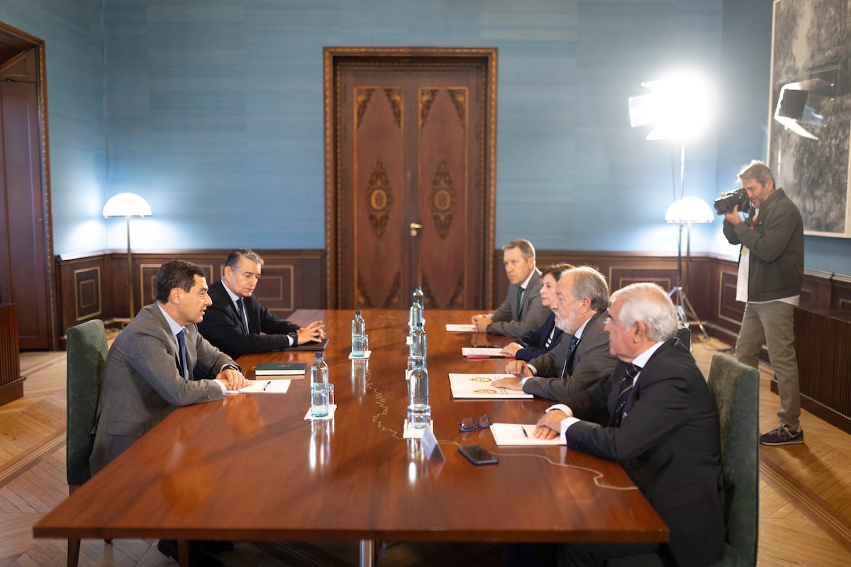 La Junta de Andalucía reconoce que será complicado contratar a los 65 radiólogos del plan de choque por el escándalo de los cribados