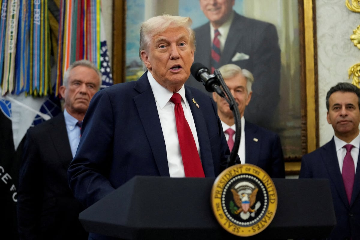 Trump empuja a las farmacéuticas a subir los precios de los medicamentos en Europa para bajarlos en EE UU