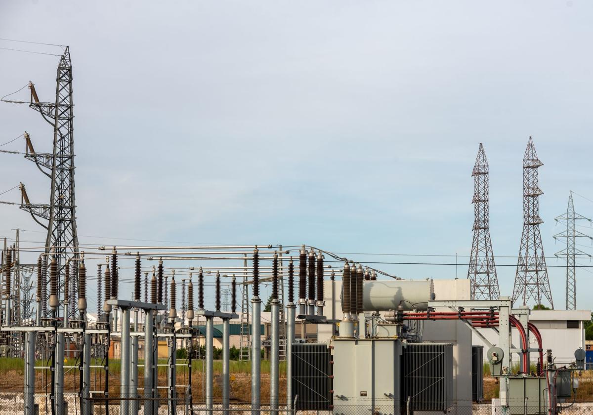Las eléctricas no ven riesgo de apagón pero cuestionan el modo reforzado de Red Eléctrica