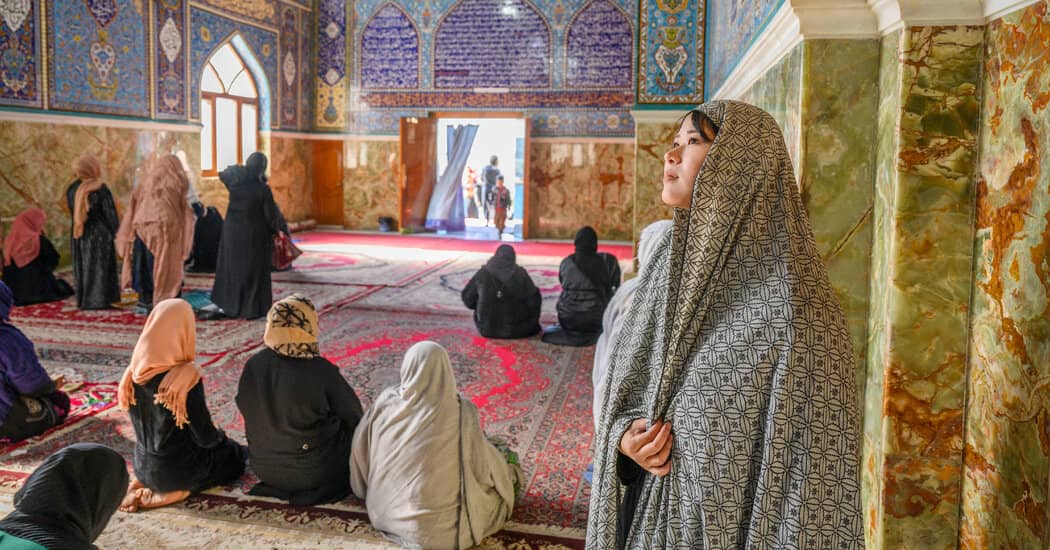 Ignoring Warnings, a Growing Band of Tourists Venture to Afghanistan