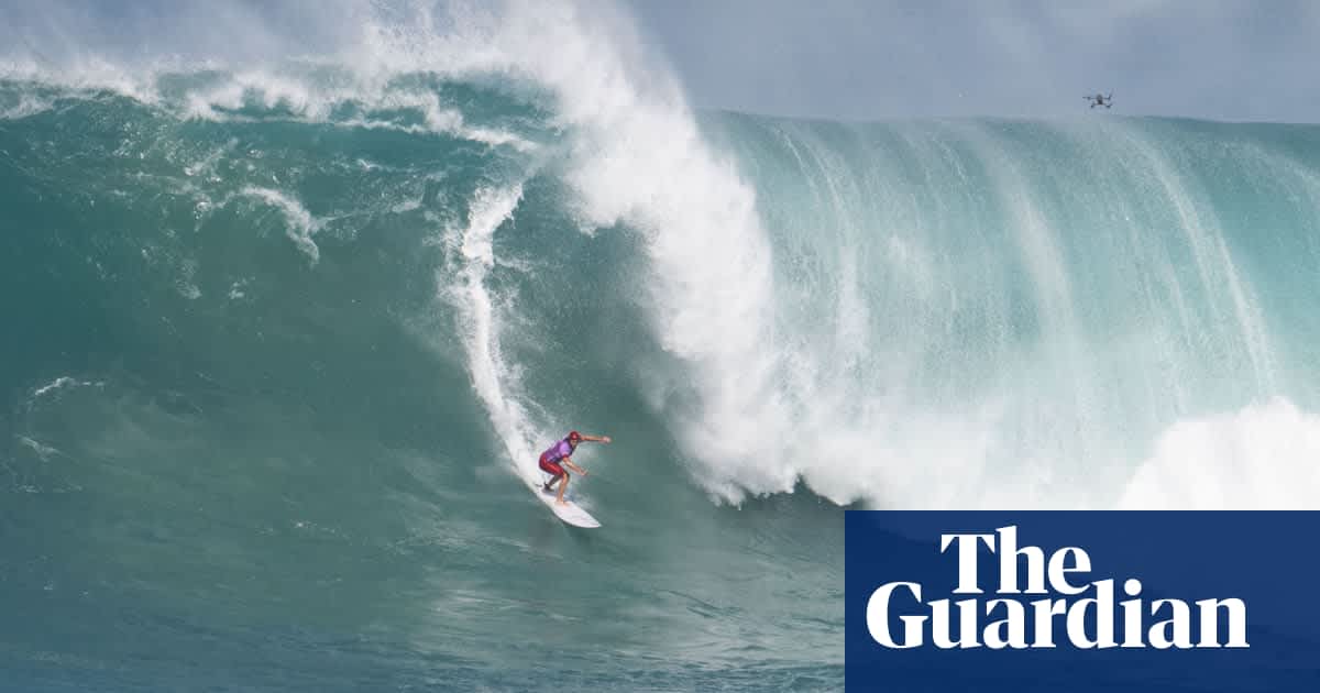 Weather tracker: Giant waves bring rare surfing event to Hawaii