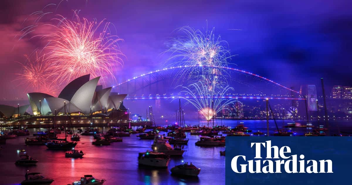 More than 1m people flock to Sydney’s New Year’s Eve fireworks spectacular