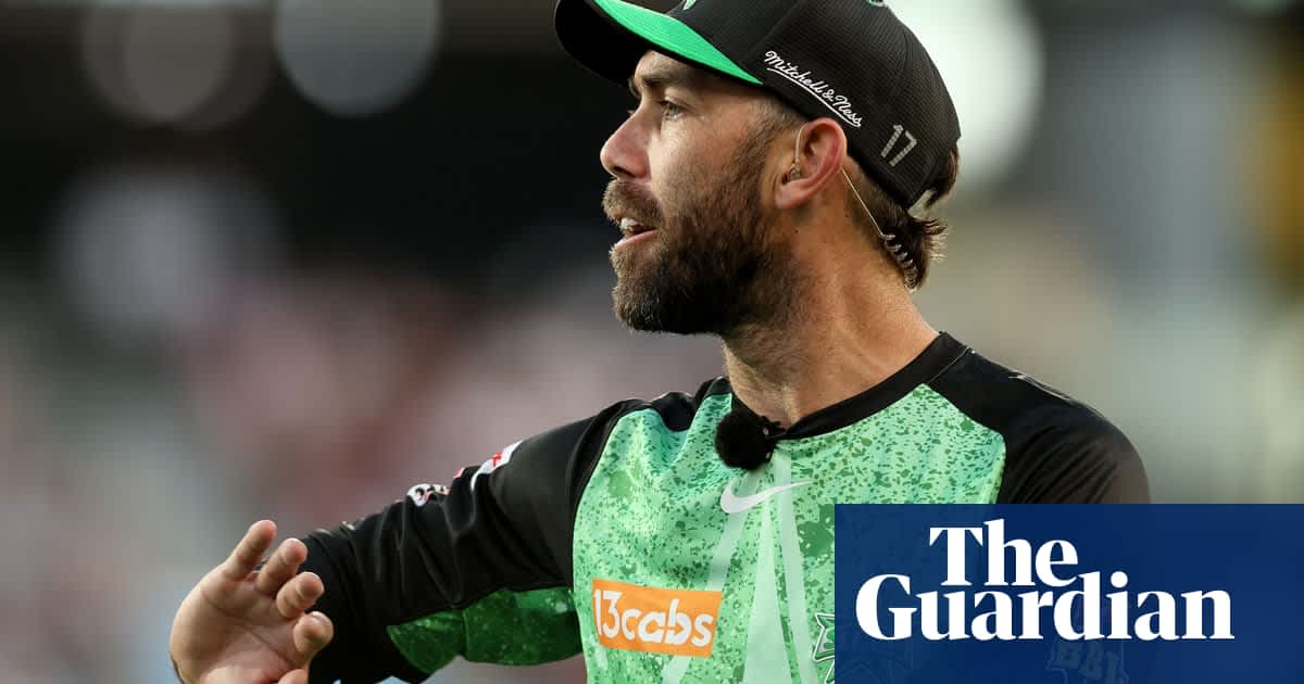 Glenn Maxwell’s mid-air boundary juggle hailed as ‘greatest catch’ in BBL