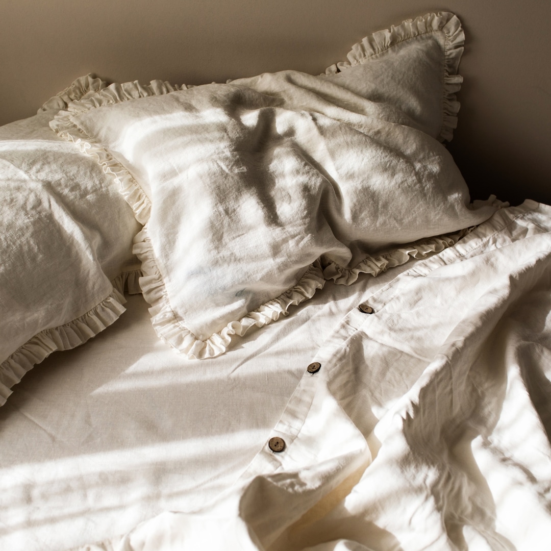 How to Deep Clean Every Part of Your Bed: Mattress, Pillows & More