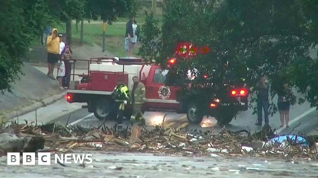 Texas floods kill 24 people and leave many missing from girls’ summer camp