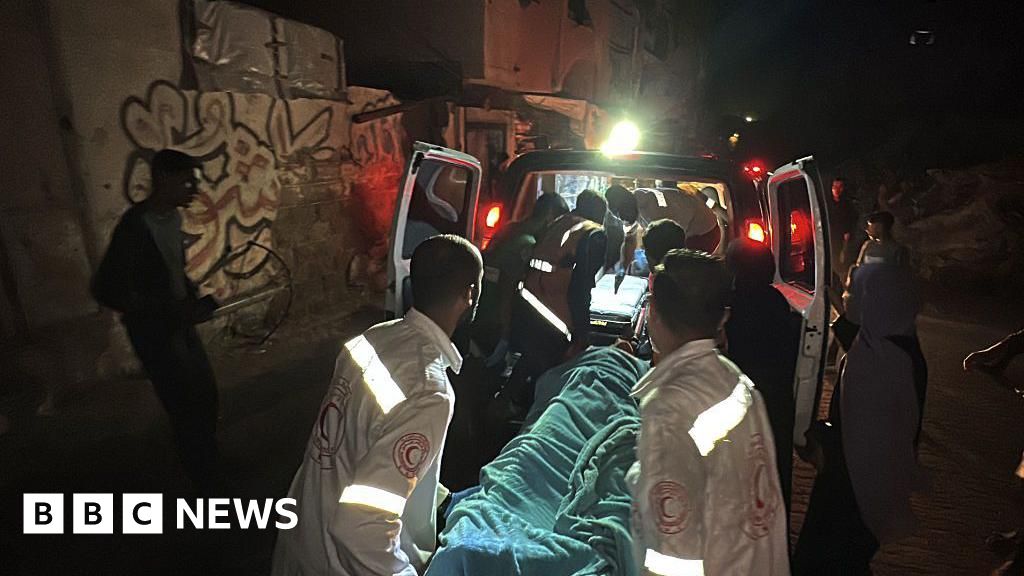 Israel strikes Gaza after accusing Hamas of ceasefire violations